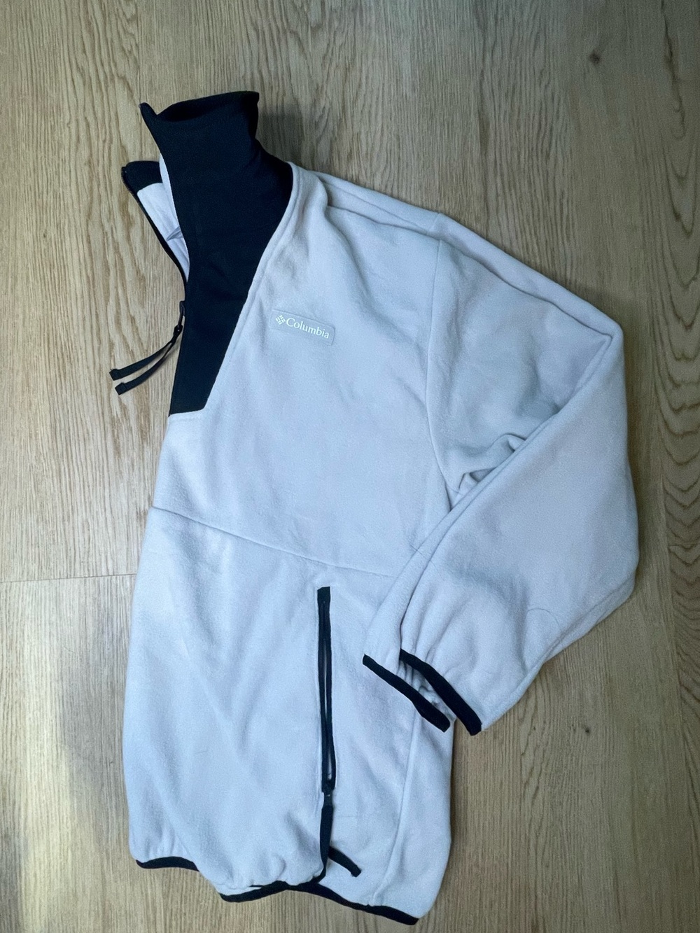Columbia Cream and Black Lightweight Quarter-Zip Fleece Pullover